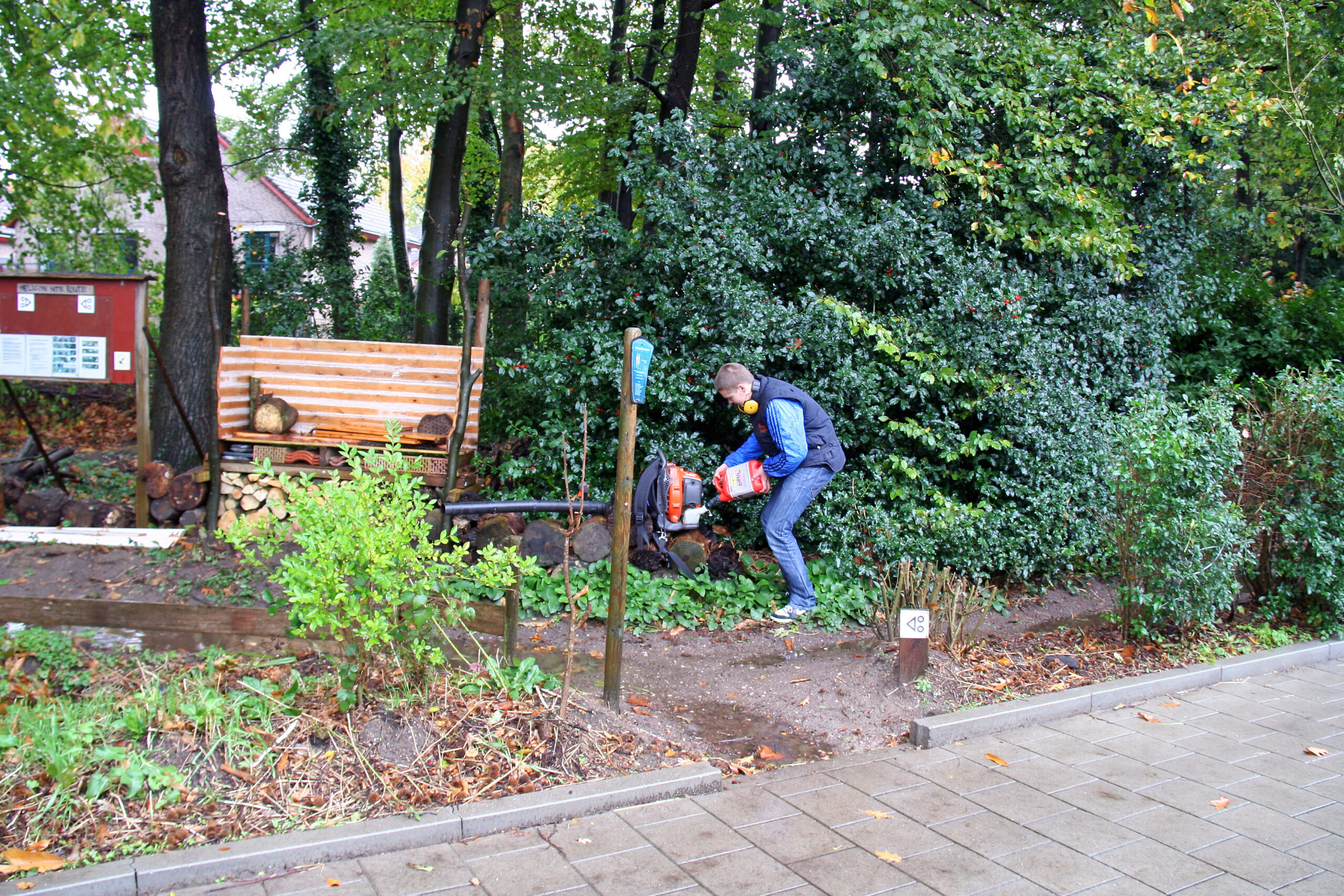 Kan er brommerbenzine in een kettingzaag?
